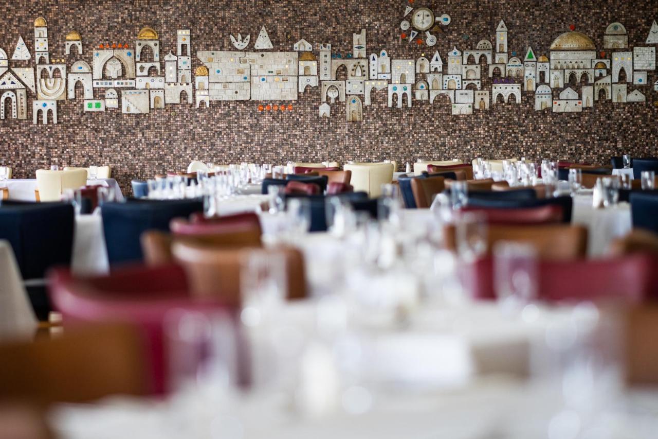 Grand Hotel